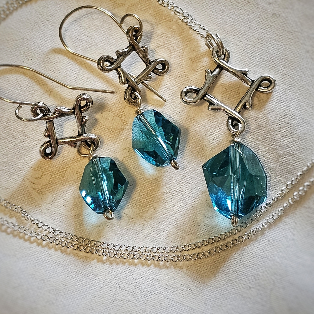Elegant Silver and Blue Jewelry Set